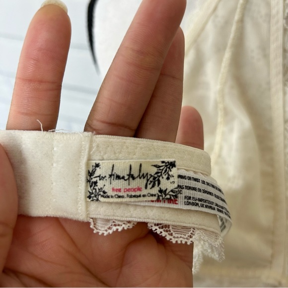 Free People lace halter bralette size small - Picture 6 of 7